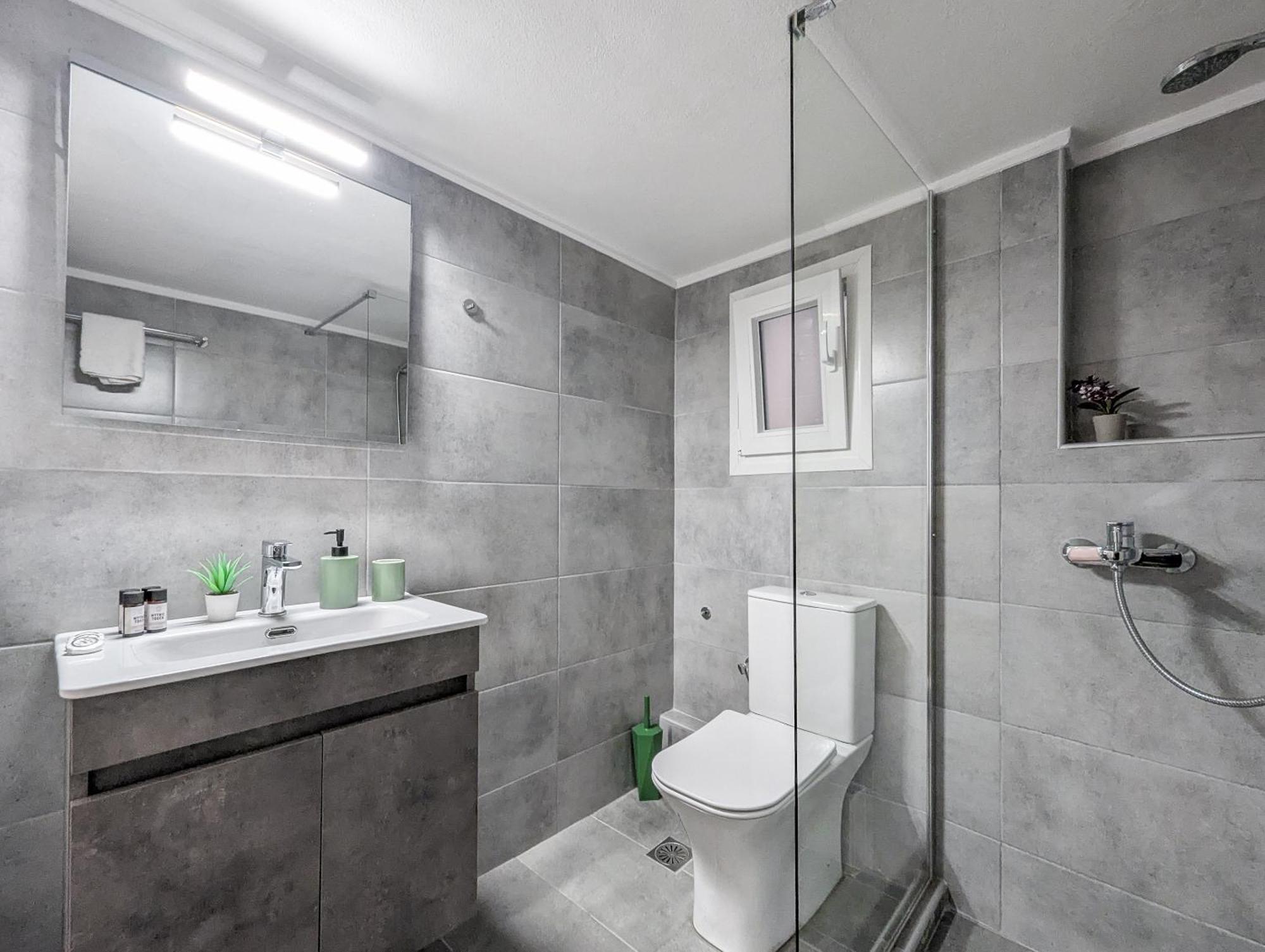 Spacious Apt For 5 Guests Next To Acropolis&Metro أثينا المظهر الخارجي الصورة